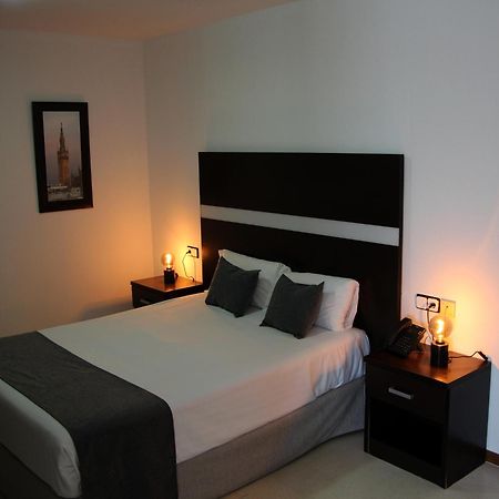 Hospedium Hotel Blu Torre De Sevilla 토레데라레이나 외부 사진