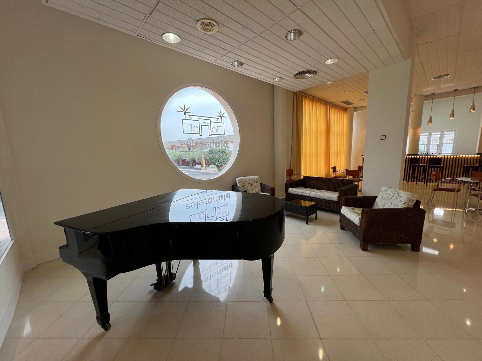Hospedium Hotel Blu Torre De Sevilla 토레데라레이나 외부 사진