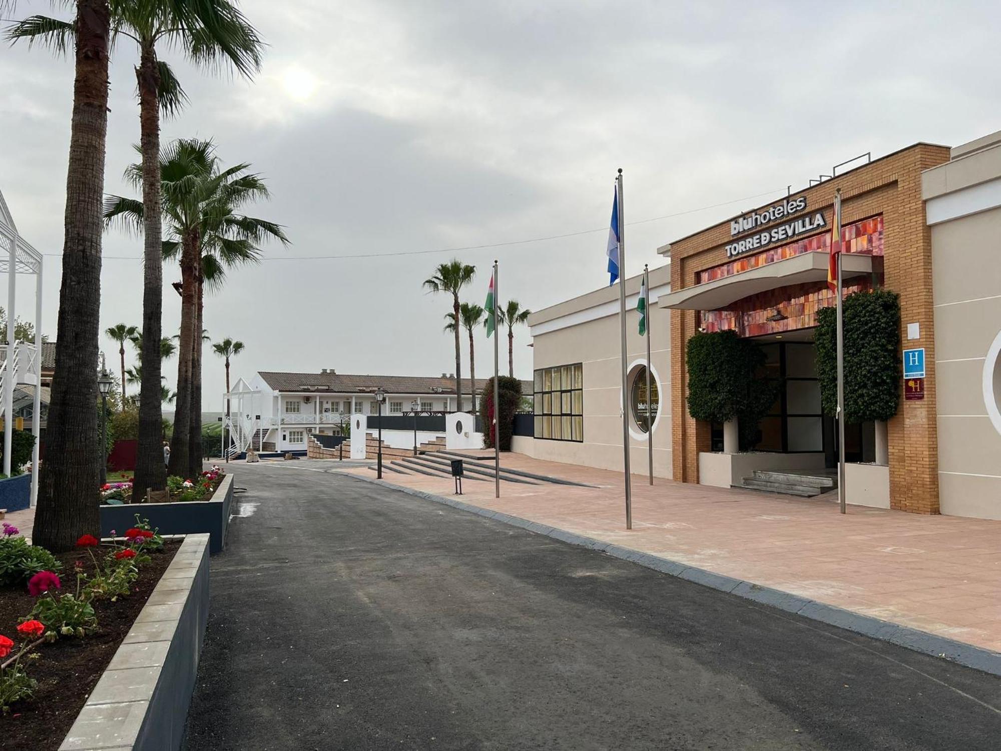 Hospedium Hotel Blu Torre De Sevilla 토레데라레이나 외부 사진