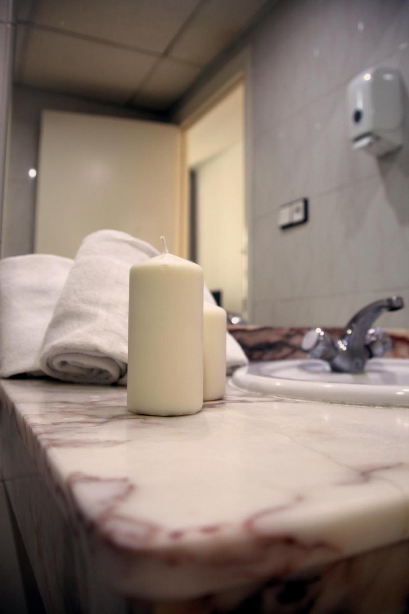 Hospedium Hotel Blu Torre De Sevilla 토레데라레이나 외부 사진